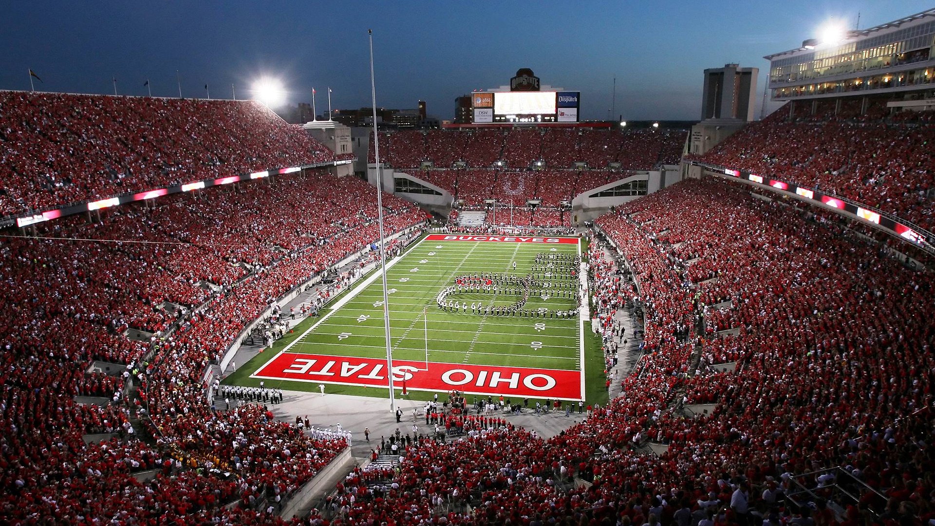 英超神奇瞬间不断，精彩进球和高难扑救令人震撼，英超球队进球纪录